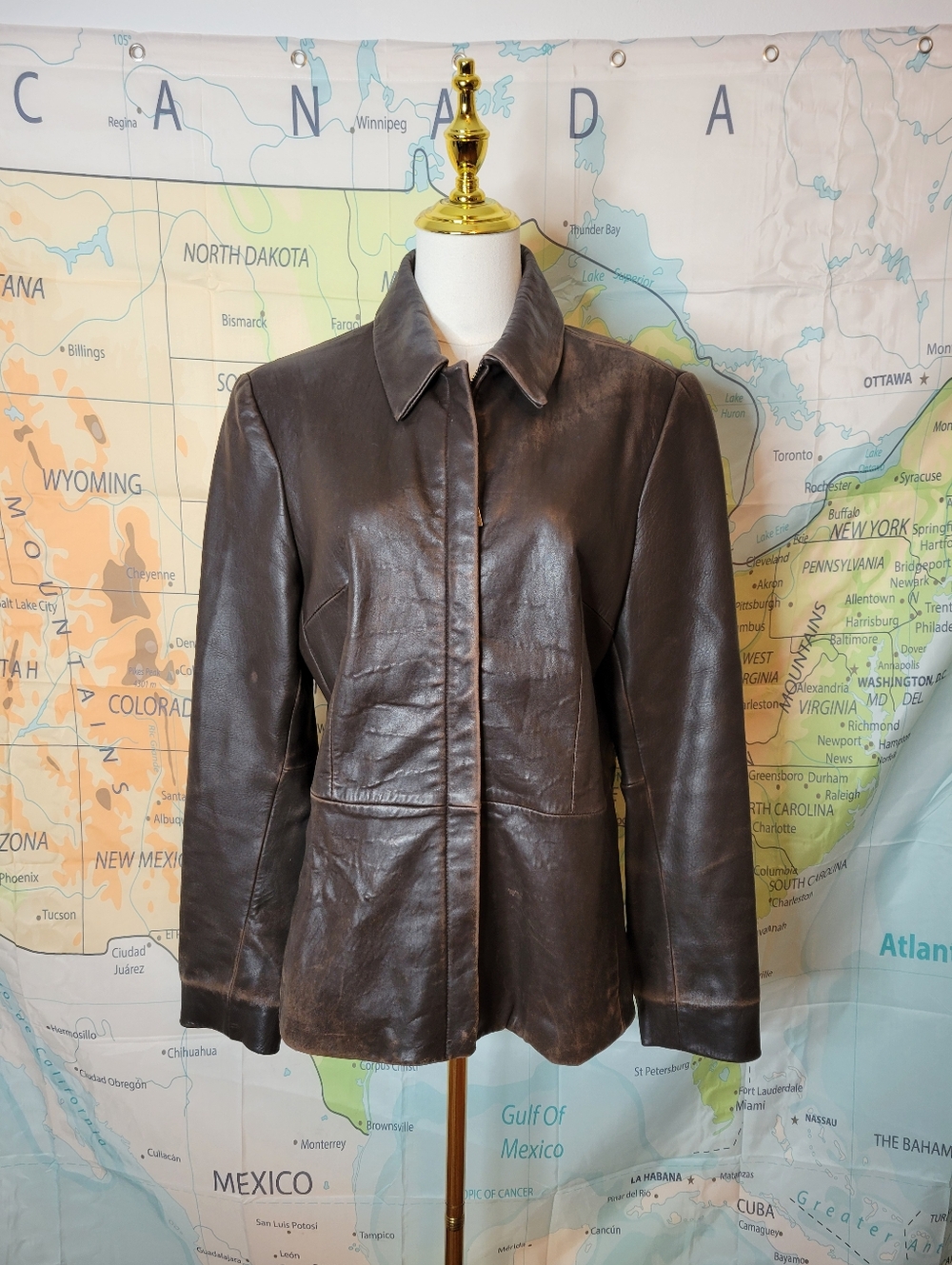 Jones New York Classic Women's Brown Leather Jacket - Timeless Style Size L